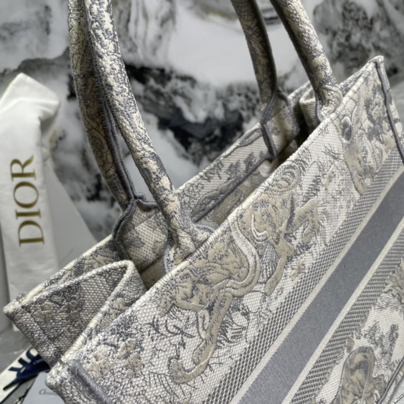 Dior Shopping Bags